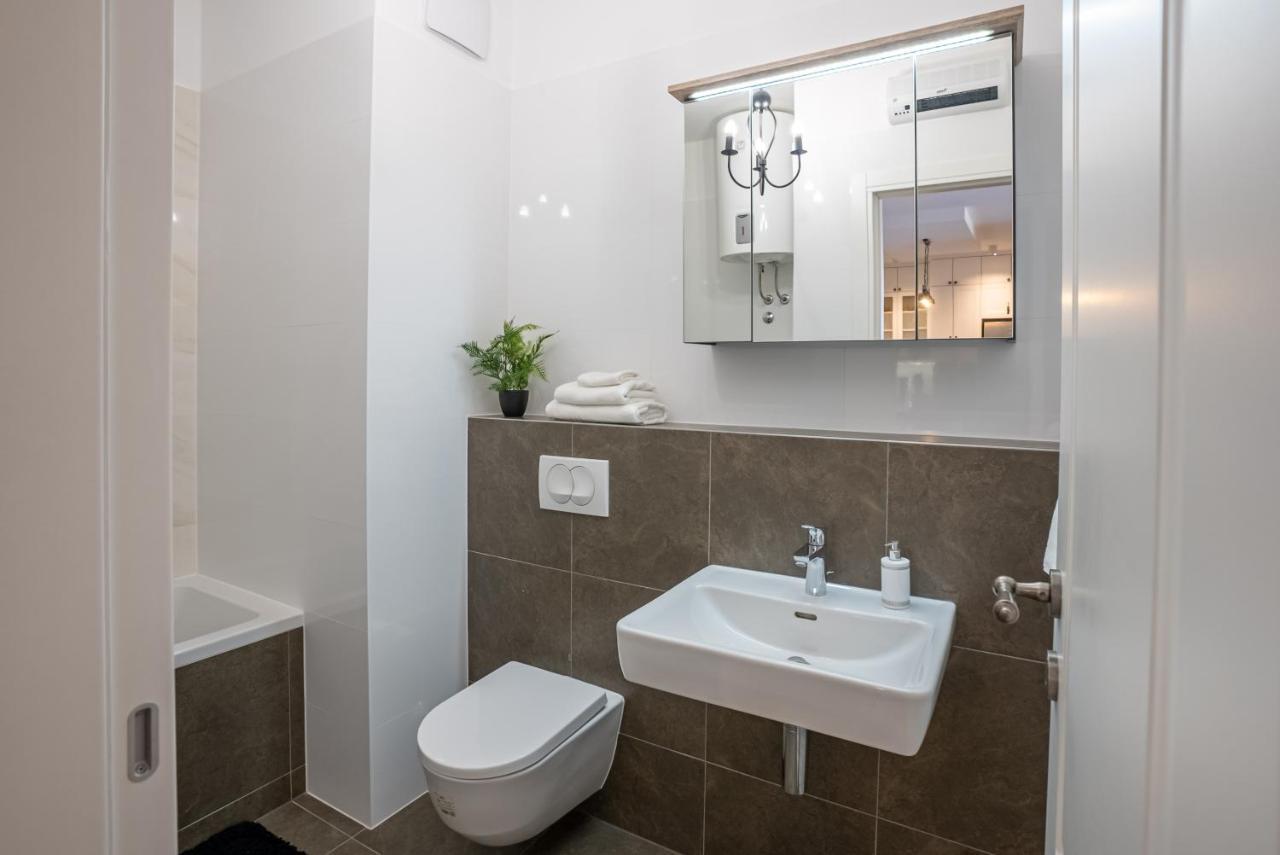Morska Vila 6 Luxury Apartment Znjan Сплит Екстериор снимка