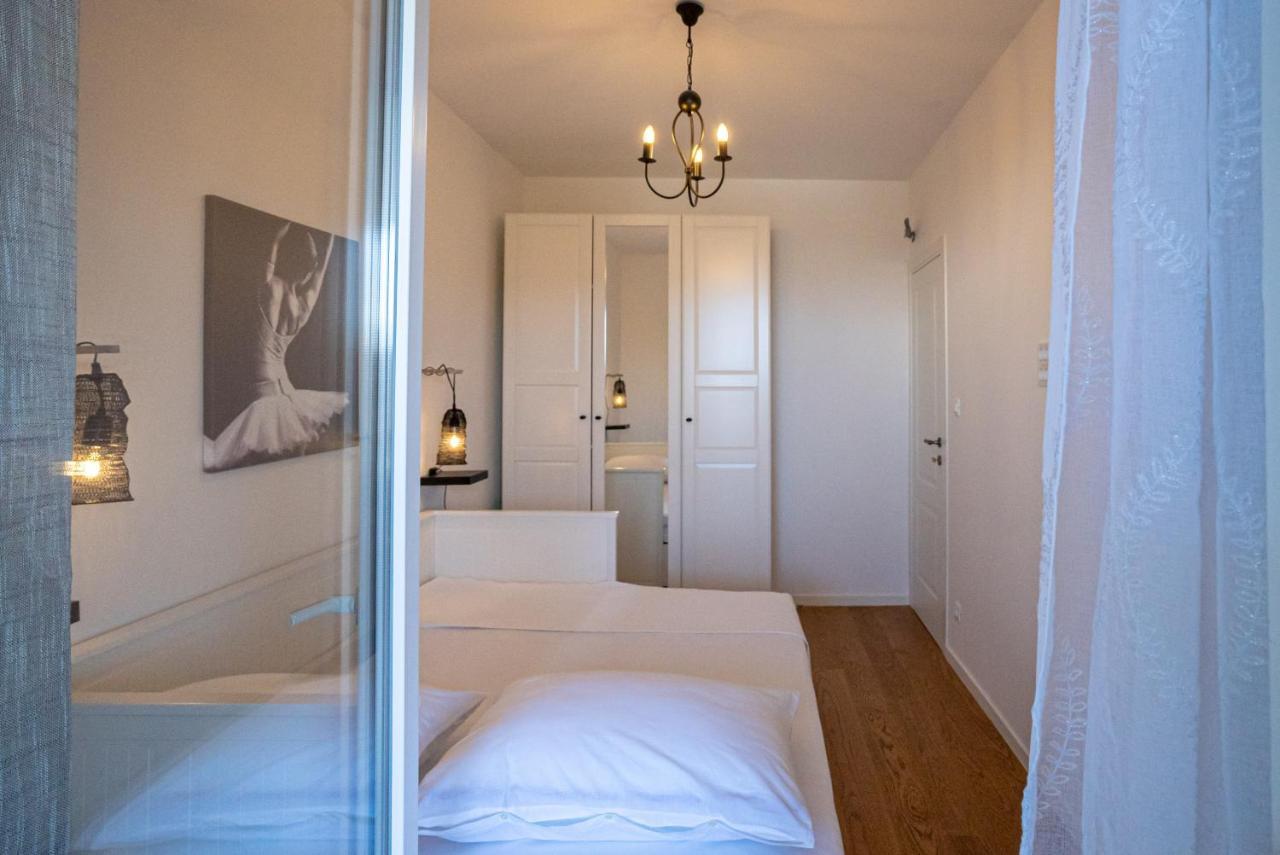 Morska Vila 6 Luxury Apartment Znjan Сплит Екстериор снимка